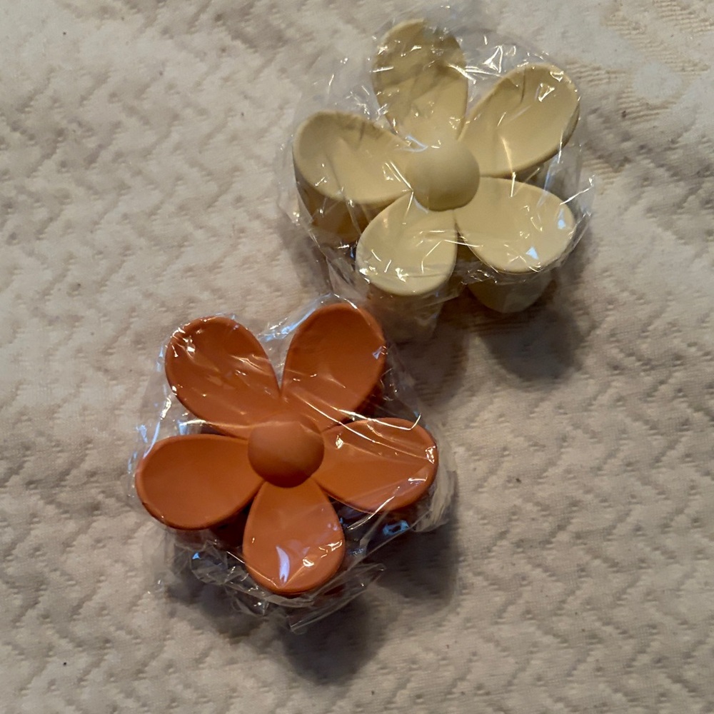 Flower claw clips
